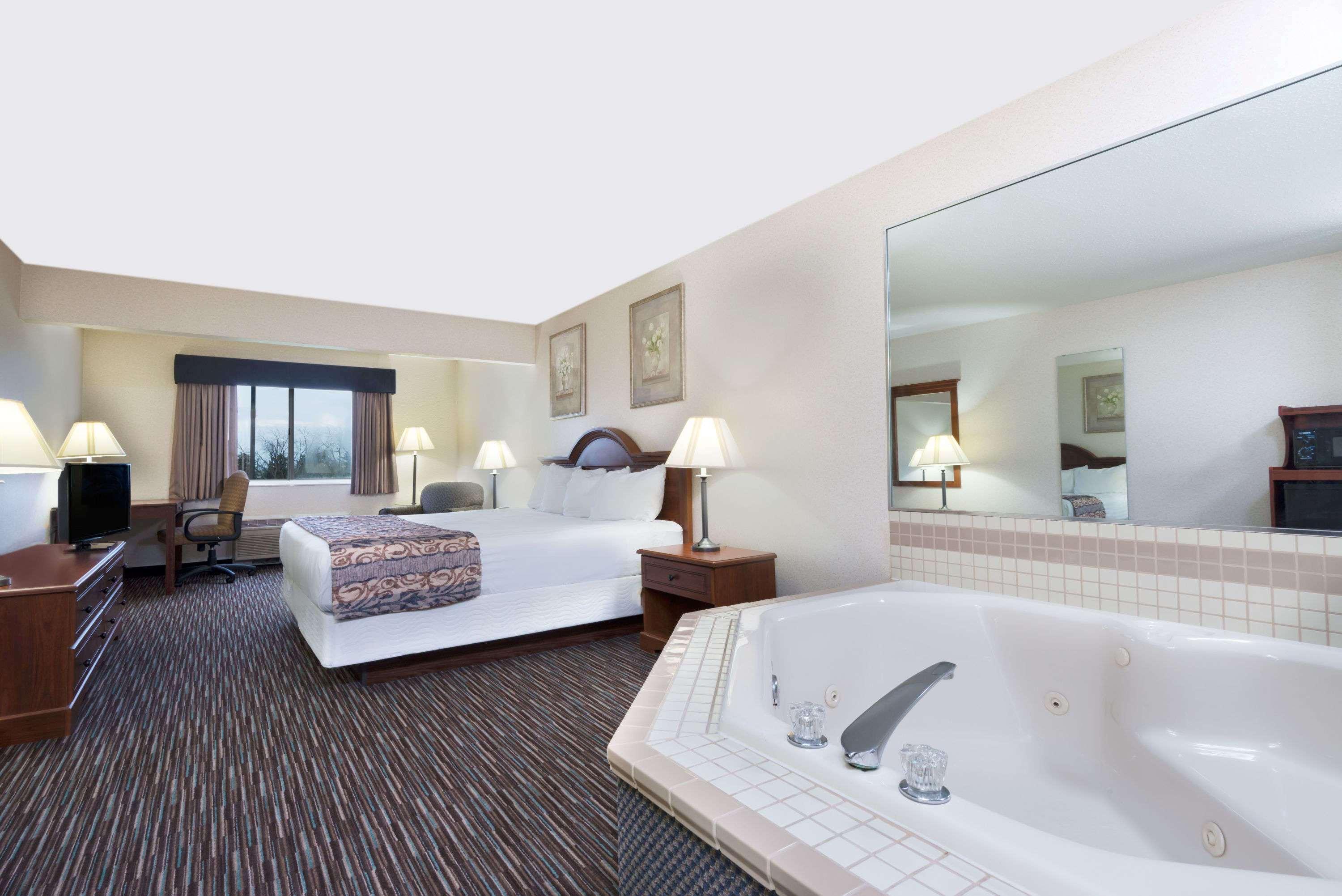 Hotel Baymont By Wyndham Columbus/Rickenbacker Zewnętrze zdjęcie