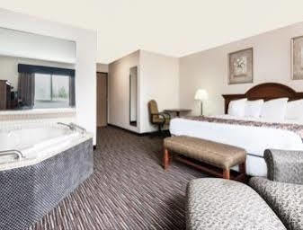 Hotel Baymont By Wyndham Columbus/Rickenbacker Zewnętrze zdjęcie